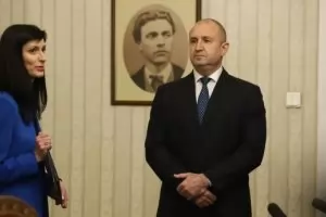 Мария Габриел изненадващо разкри, че Радев я е пратил на "Три морета"
