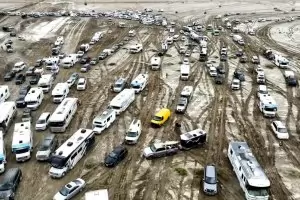 70 000 затънаха в калта на Burning Man