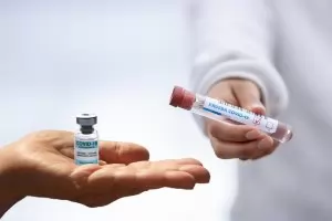 Втори ден случаите на COVID-19 надхвърлят 300