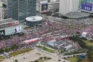 1 млн. души се събраха на най-големия протест в историята на Варшава