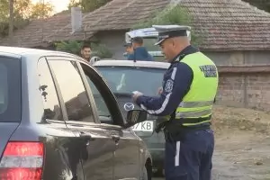 Полицията арестува търговци на гласове