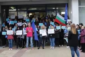 Служителите на НСИ протестират за по-високи заплати