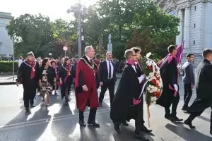 СУ откри годината с протест за повече пари