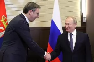 Вучич се захласна по Путин в Пекин