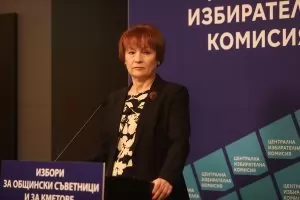 ЦИК засега не знае как да подходи с двете крила на ДПС