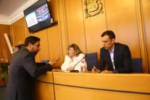 Столичният общински съвет е без шеф и след третия ден на първата сесия
