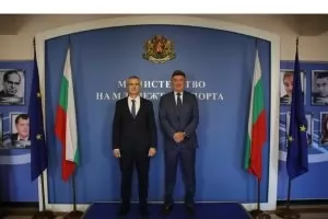 Спортният министър настоя да има фенове на мача България - Унгария