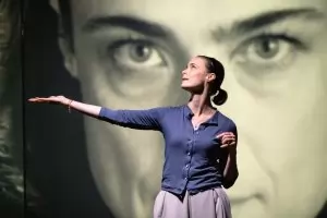 Йоана Буковска-Давидова възражда моноспектакъла си по Лив Улман