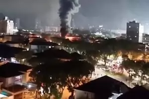 Разярени фенове подпалиха град Сантос след изпадането на отбора