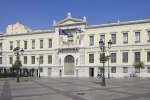 Невиждано голяма глоба попари най-едрите банки в Гърция