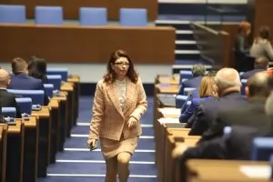 Половин дузина депутати от ПП-ДБ отхвърлят Атанасова за КС