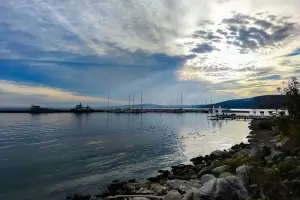 Кораб с 1 тон гориво се пълни с вода край Балчик