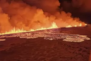 Вулканът в Исландия не застрашава засега полетите
