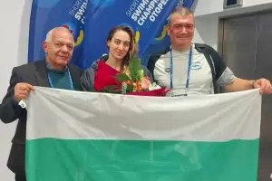 Петкова остана 8-а във финала на 50 м бруст