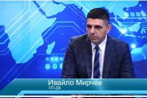 Борисов и Пеевски действат правилно, но не са невинни девици