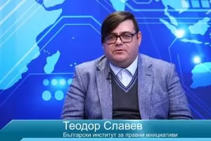 Овладяват властта, като се окопават в регулаторите