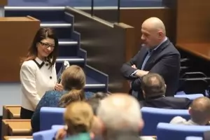 7 депутати от ПП-ДБ избягаха от гласуването за Атанасова