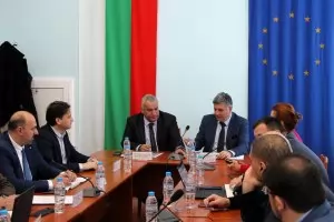 Ще летим по четирилентов аутобан между Монтана и София 