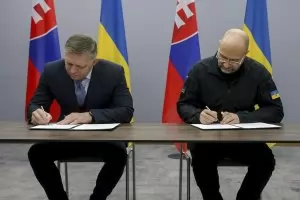 Украйна отложи външния си дълг и избегна дефолта