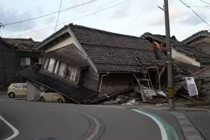 55 жертви и 100 000 евакуирани след земетресението в Япония