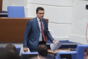 Подозрението на ПП ДБ е че кабинетът Борисов Пеевски се опитва да