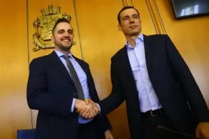 Парите на София се търкалят към зоната на здрача