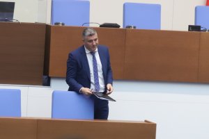 От парламентарните групи засега единствено Продължаваме промяната изразиха възмущение по