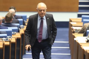 Подозрения за шпионаж на данни и саботаж на първия български