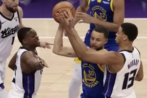 "Сакраменто" и Везенков минаха първото стъпало