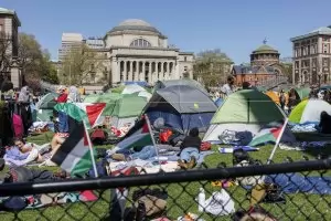 Десетки студенти са арестувани след пропалестински протести в САЩ
