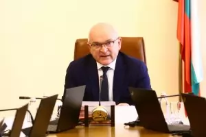 Служебният премиер ще даде на ДАНС и прокуратурата случая с "Мама и аз"