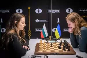 5 часа, 120 хода и ново реми за Нургюл Салимова