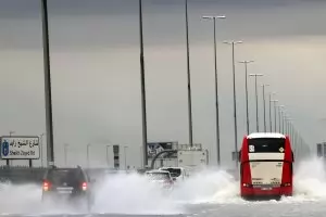 Необичайно силен порой блокира напълно Дубай