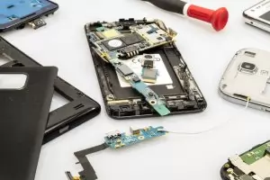 ЕС ще задължава компаниите да ремонтират устройства извън гаранция