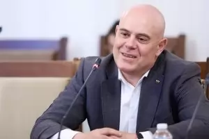 Адвокати скочиха срещу регистрирането на Иван Гешев като техен колега