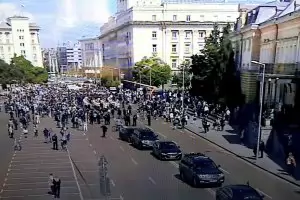 Шествието в София бе водено от автомобилите на властта