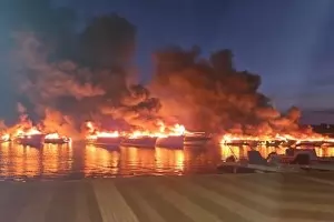 22 лодки се запалиха на яхтено пристанище в Хърватия