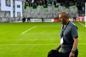 Илиан Илиев ще продължи да съвместява "Черно море" с националния тим