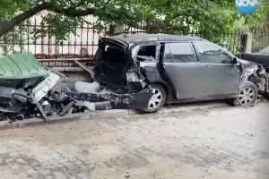 Полицията спря с шипове пиян и дрогиран водач, помел 3 коли в Търново