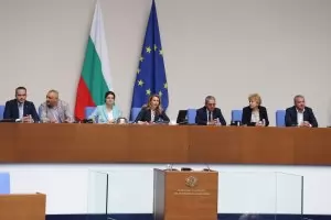 Рая Назарян оглави парламента с подкрепата на ИТН