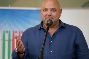 Защо да плащаме за лада, като може да имаме мерцедес?!