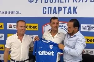 Новак в Първа лига нае Томаш, за да влезе в осмицата