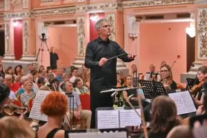 "Алегра" поднася шест летни порции класика