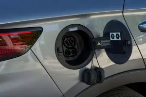 Автоиндустрията в ЕС не ще високи мита за китайските електромобили