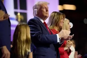 Тръмп обещал на Зеленски да сложи край на войната в Украйна