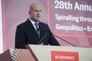 Радев: Украйна ще влезе в НАТО, когато има устойчив мир