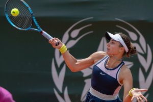 Първата ракета на България в женския тенис Виктория Томова