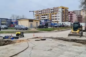 Несекващ ремонт "дари" на пловдивчани прах и фекалии