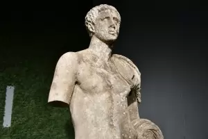 Статуята от Хераклея Синтика е вече на показ в музея (ГАЛЕРИЯ)