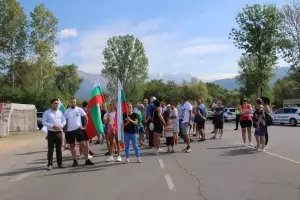 Протести заради безводието затвориха пътища из страната